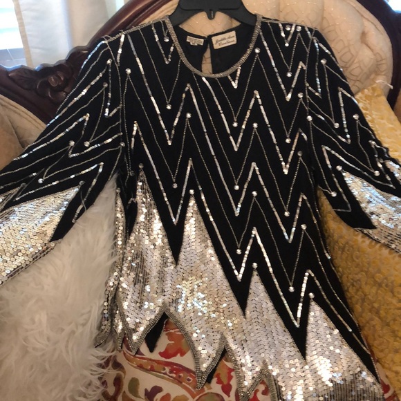 Gorgeous black with silver sequins top - Picture 1 of 5